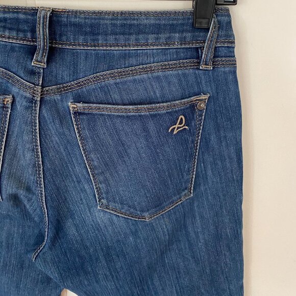 DL1961 Medium Wash Jeans - Picture 3 of 6